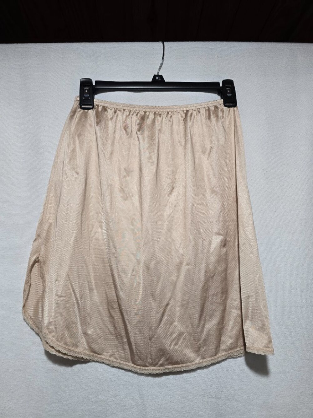 Vanity Fair Vintage Beige Half Slip Lace Trim Size 18" Med M 40 Antron Nylon GUC